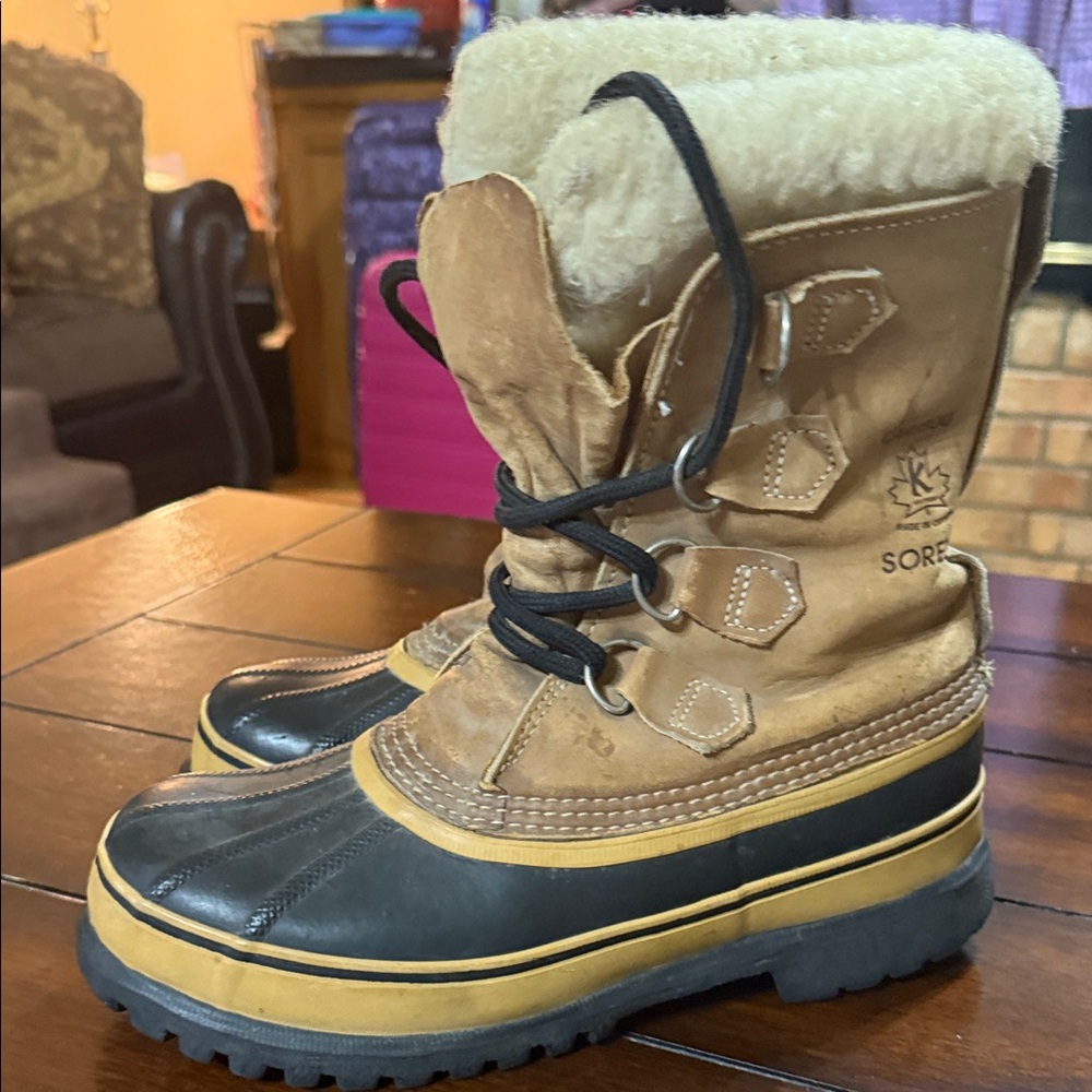 Sorel Kids Snow Boots in Tan and Black